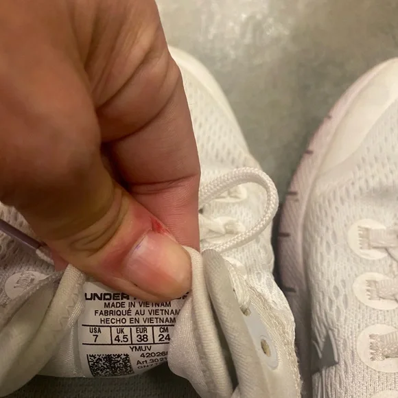 Running shoes - Picture 4 of 4